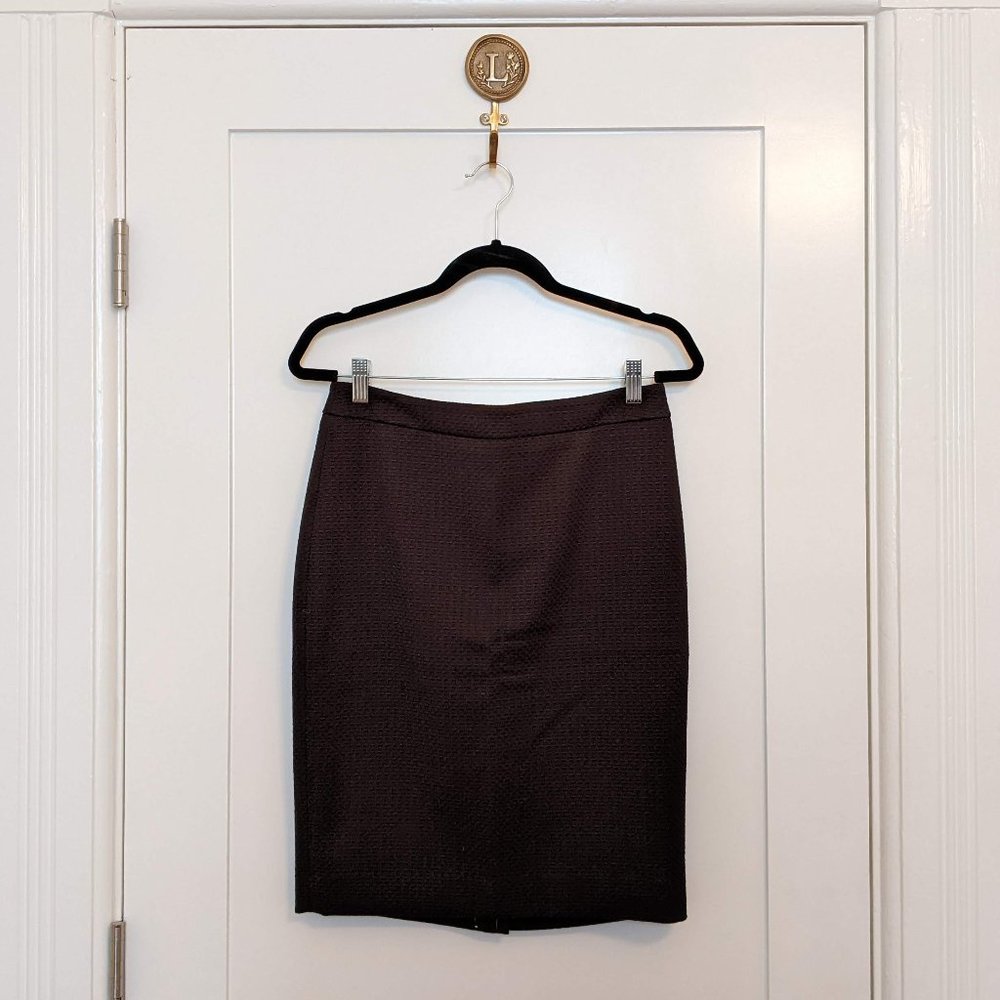 NWT Ann Taylor Textured Black Pencil Skirt in Size 4